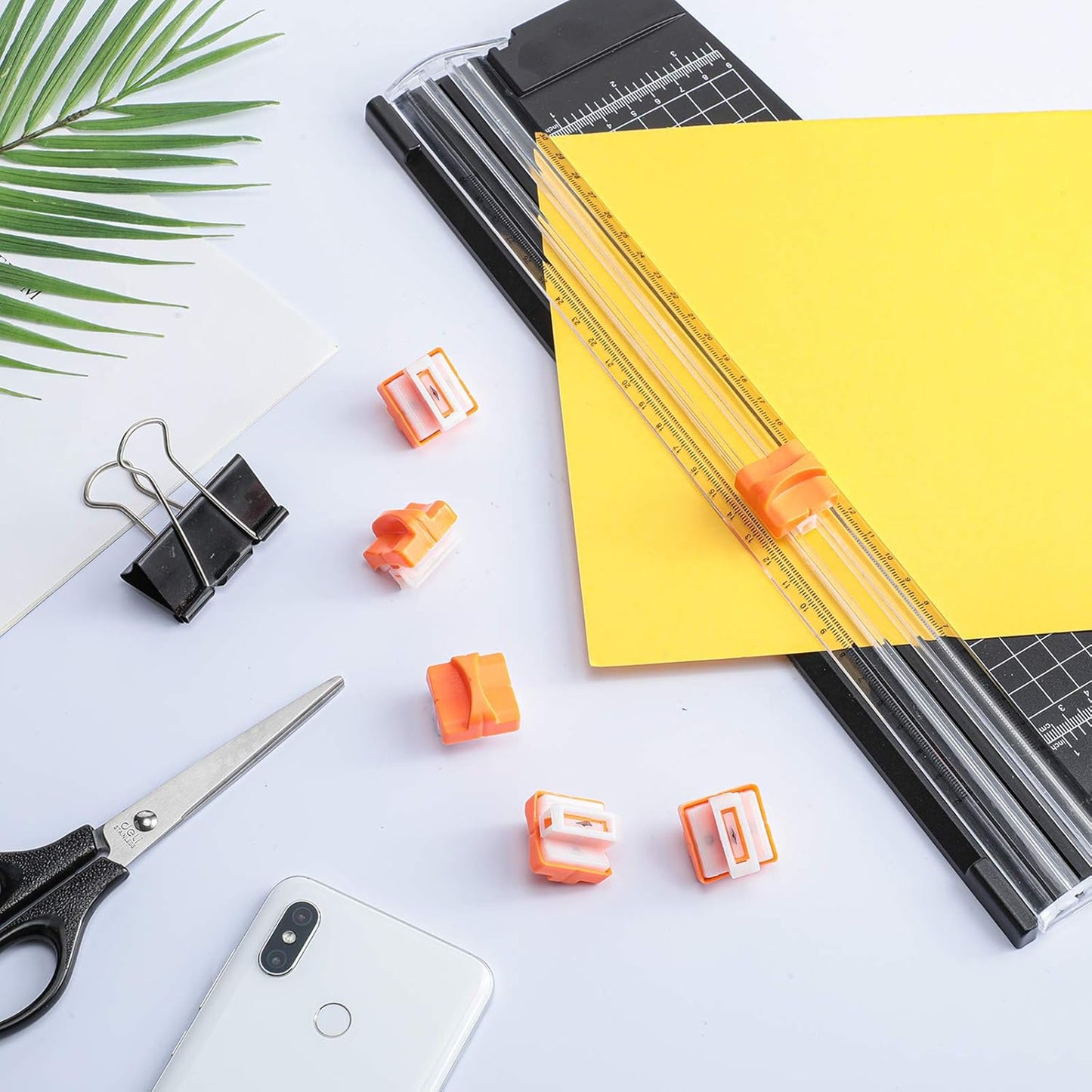 Mudder 10 Pieces Paper Cutter Replacement Blade Cutting Replacement Blades Refill for A4 Black and White Paper Trimmer(Orange)