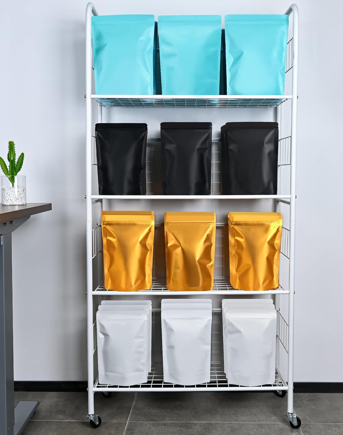 100 Pack Resealable Stand Up Bags,6.3" x 9.4" Smell Proof Pouch Sealable Foil Pouch Bags for Packaging (Gold)