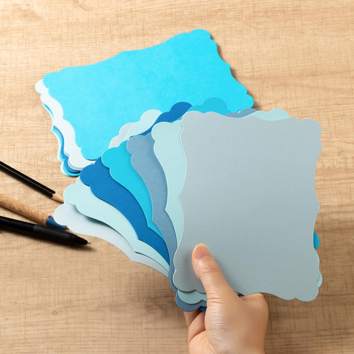 50 Pack Blank Kraft Cards Cardstock Thick Paper Brown Greeting Cards for DIY Gift Card Menus, Baby Shower and Wedding Invitations (Blue, 5 Colors, 4x6IN)