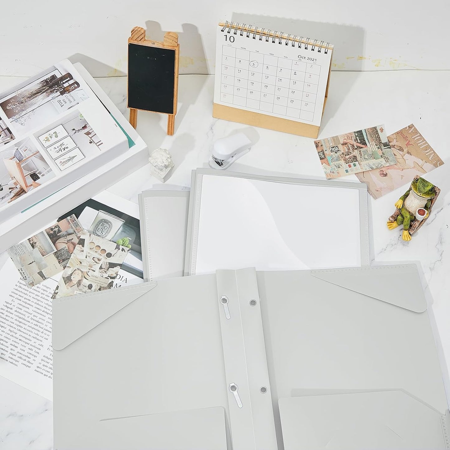 Henoyso 18 Pcs Plastic Folder with Clear Front Pocket and 3 Prong Plastic Folders with Card Slot Pocket Folders with Prongs for School Office (Gray White)