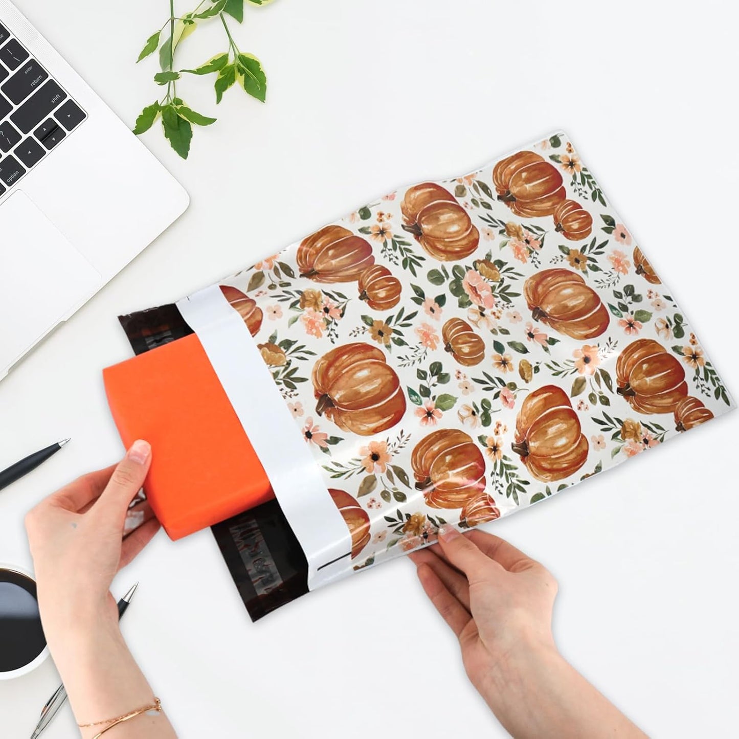 100Pcs Fall Poly Mailers 10 x 13 Inch Watercolor Floral Pumpkin Packagaing Bags Autumn Self Seal Mailing Envelope Bags for Harvest Thanksgiving Small Business Clothing