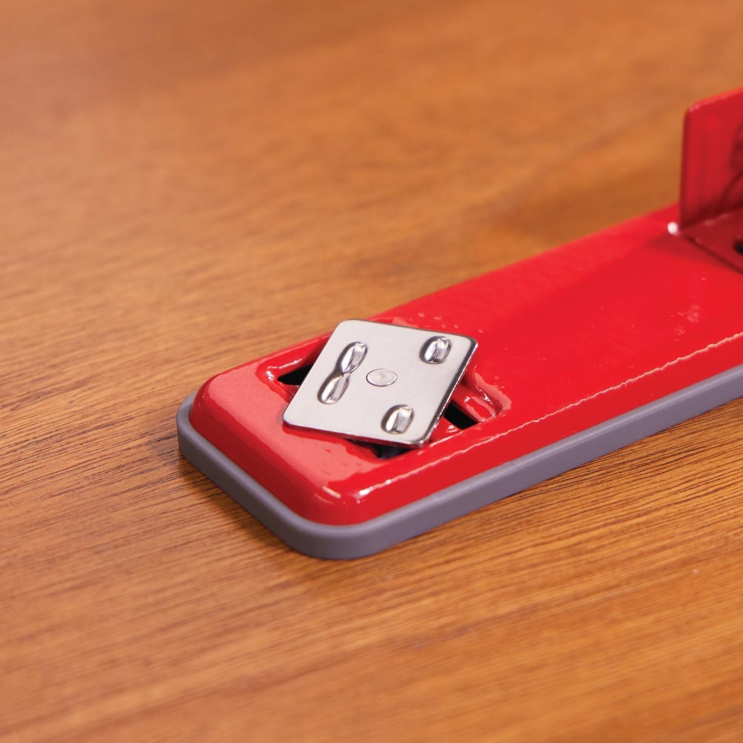 Swingline Stapler, Cub Compact Desktop Stapler, 20 Sheet Capacity, Metal, Rio Red (S701070)