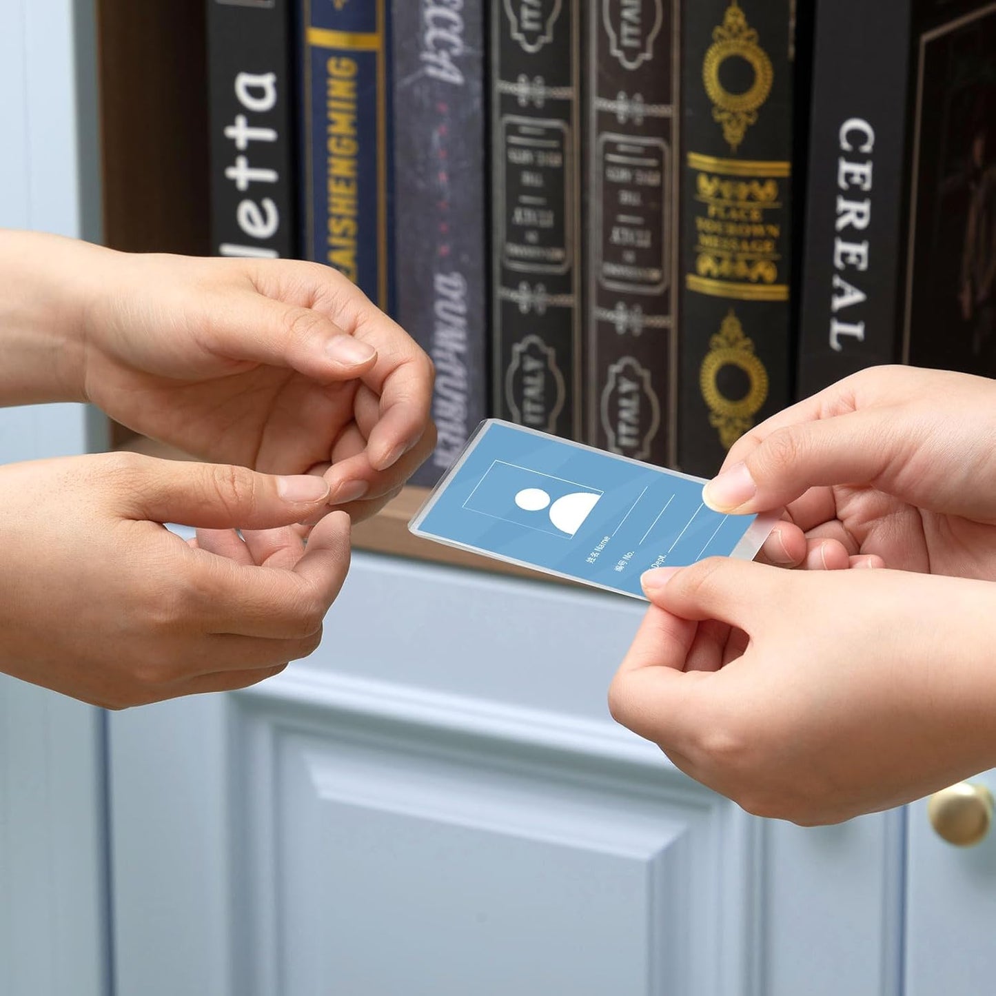 800 Pack 5mil 2.25“x3.75" Thermal Laminating Pouches Badge Laminate Pouches Clear Laminated Luggage Tags Printable Laminated Paper Sheet for Business Permits Cards