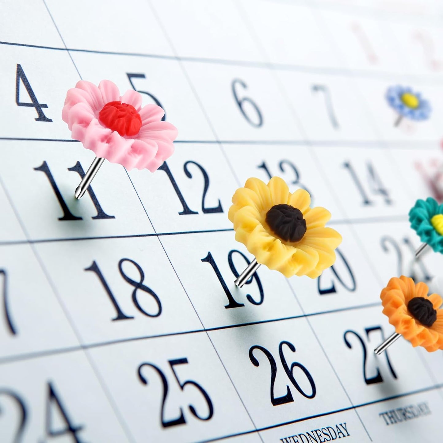 40Pcs Push Pins, Thumb Tacks for Bulletin Board, Flower Decorative Pins and Tacks, Cork Board Thumbtacks, Cute Thumbtack for Office Decorative