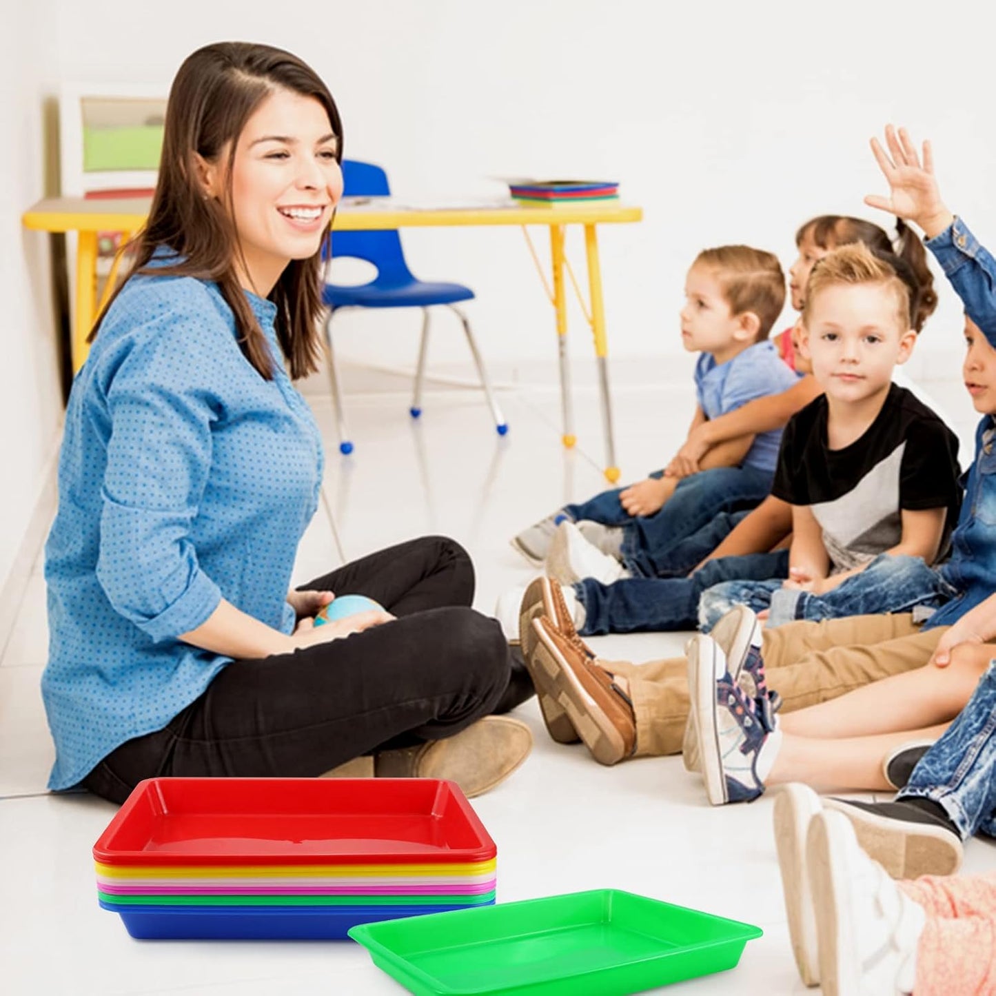 Bercoor 16 PCS Plastic Art Trays for Classroom, Colorful Activity Crafts Tray Serving Tray Organizer Tray for Kids School DIY Projects, Painting, Jewelry, Beads, Home Organizing Supply