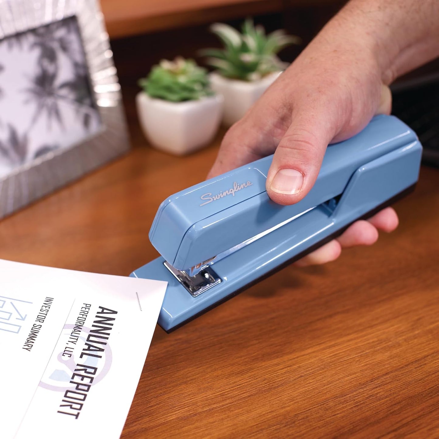 Swingline Stapler, 30 Sheet Capacity, 747 Classic Stapler, Jam Free, Metal, Sky Blue (74708)