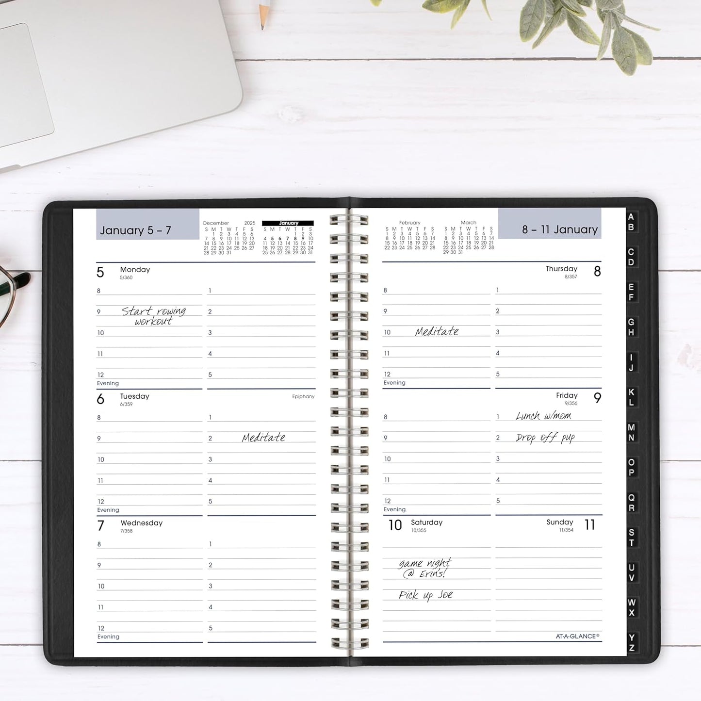 AT-A-GLANCE 2026 Appointment Book Planner, Weekly, 5" x 8", Small, DayMinder, Black (G2100026)