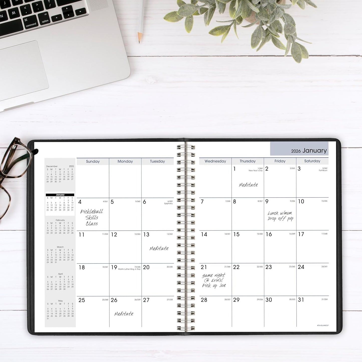 AT-A-GLANCE 2026 Planner, Monthly, 7" x 8-3/4", Medium, DayMinder, Black (G4000026)