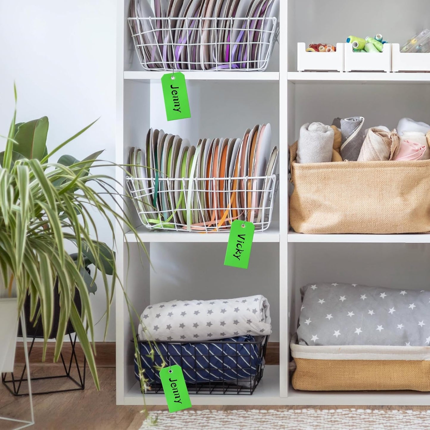 1000 Pieces Plastic Shipping Tags with Wire Labeling Tags Waterproof Hang Tags with Reinforcement Hole Writable Luggage tag Loops for Equipment Inventory Parts Garage (Green, 4 3/4" x 2 3/8")