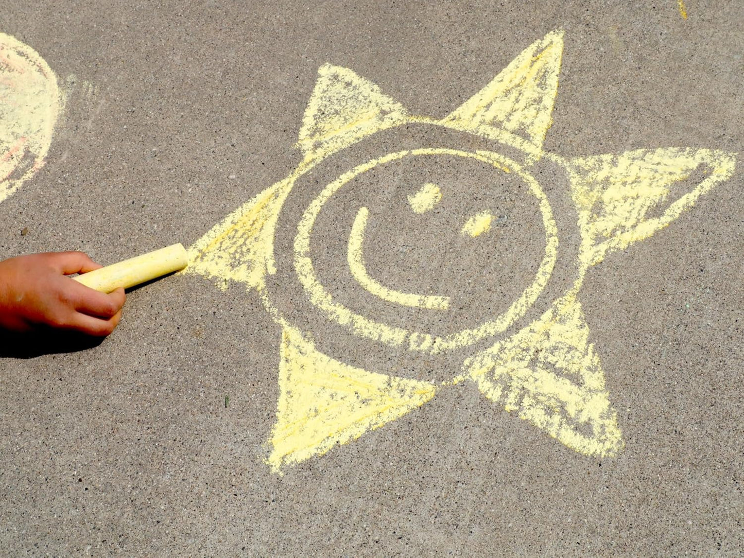 Kid Made Modern 60 Count Pack of Sidewalk Chalk – Black